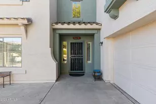 17837 W Watson Ln, Surprise, AZ 85388 - Photo 13