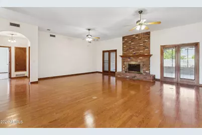 7002 W Surrey Avenue, Peoria, AZ 85381 - Photo 11