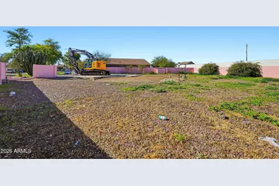 7106 W Sheila Lane #4, Phoenix, AZ 85033 - Photo 3