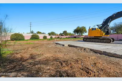 7106 W Sheila Lane #4, Phoenix, AZ 85033 - Photo 5