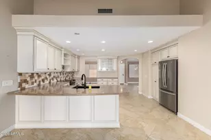 10910 W Mohawk Ln, Peoria, AZ 85373 - Photo 11