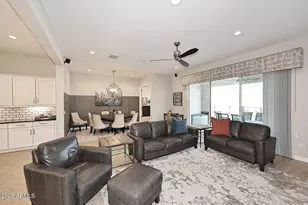 2048 E Park View Ln, Phoenix, AZ 85024 - Photo 9