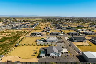 35478 N Fieldview Dr, San Tan Valley, AZ 85140 - Photo 5