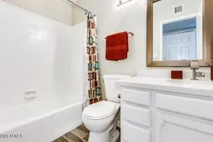 2 E Loma Ln, Phoenix, AZ 85020 - Photo 21