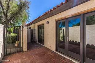 2 E Loma Ln, Phoenix, AZ 85020 - Photo 29