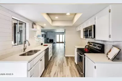 2 E Loma Lane, Phoenix, AZ 85020 - Photo 15