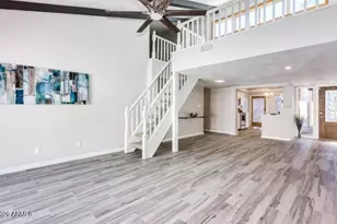 2 E Loma Ln, Phoenix, AZ 85020 - Photo 1