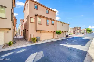 2121 N 77th Dr, Phoenix, AZ 85035 - Photo 3