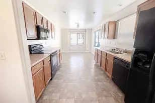 22693 N Davis Way, Maricopa, AZ 85138 - Photo 9