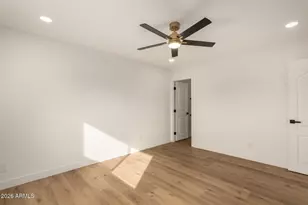 516 E Greenway Dr, Tempe, AZ 85282 - Photo 19