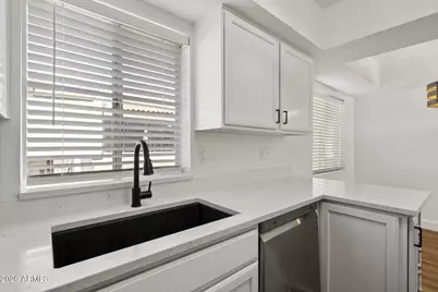 4554 E Paradise Village Parkway N #203, Phoenix, AZ 85032 - Photo 11