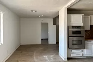 3802 N 62nd Dr, Phoenix, AZ 85033 - Photo 7