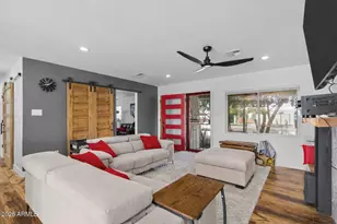 7647 E Catalina Dr, Scottsdale, AZ 85251 - Photo 17