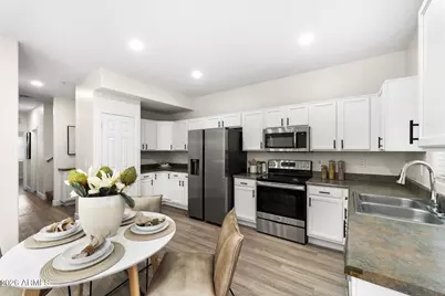 2723 E Schiliro Circle, Phoenix, AZ 85032 - Photo 9