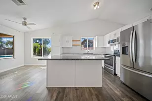 2821 E Morgan Ct, Gilbert, AZ 85295 - Photo 9