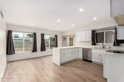 15055 N 21st Place, Phoenix, AZ 85022 - Photo 9