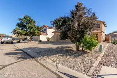 885 E Lakeview Drive, San Tan Valley, AZ 85143 - Photo 5