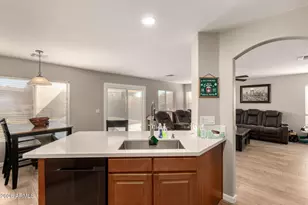 885 E Lakeview Dr, San Tan Valley, AZ 85143 - Photo 11