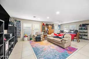 867 S Swallow Ln, Gilbert, AZ 85296 - Photo 5