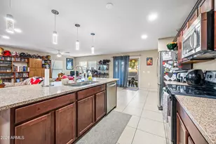 867 S Swallow Ln, Gilbert, AZ 85296 - Photo 5