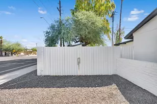 1559 N Upland Cir, Mesa, AZ 85201 - Photo 5