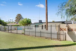 1559 N Upland Cir, Mesa, AZ 85201 - Photo 39