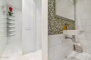 307 E Catalina Dr, Phoenix, AZ 85012 - Photo 19