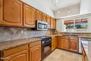 3337 W Taro Ln, Phoenix, AZ 85027 - Photo 17