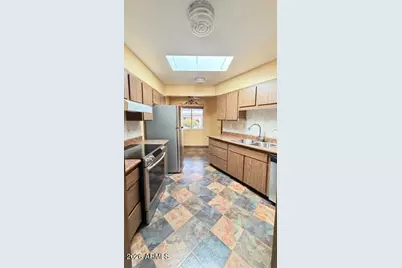 13885 N 111th Avenue, Sun City, AZ 85351 - Photo 3