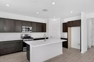 25337 N 165th Ln, Surprise, AZ 85387 - Photo 7