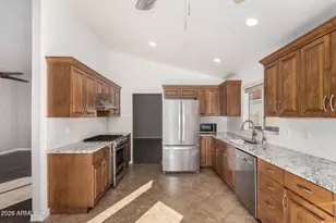 4109 E Mercer Ln, Phoenix, AZ 85028 - Photo 17