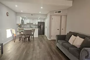 2144 E Center Ln, Tempe, AZ 85281 - Photo 33