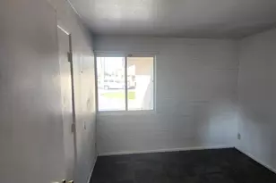 8521 N 37th Ave, Phoenix, AZ 85051 - Photo 7