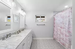 4945 E Cheery Lynn Rd, Phoenix, AZ 85018 - Photo 17