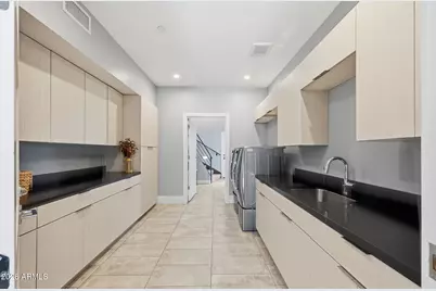 5633 E Lafayette Boulevard, Phoenix, AZ 85018 - Photo 19