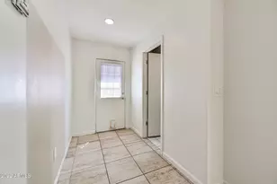 3949 E Earll Dr, Phoenix, AZ 85018 - Photo 17