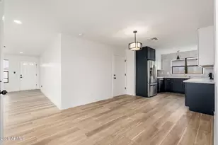 2437 E Tamarisk Ave, Phoenix, AZ 85040 - Photo 11