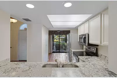 2724 W Desert Cove Avenue, Phoenix, AZ 85029 - Photo 11
