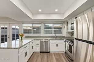 1627 E Logan Dr, Tempe, AZ 85282 - Photo 9