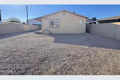 1023 E Old Southern Avenue #B, Phoenix, AZ 85042 - Photo 1