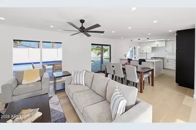 342 E Orangewood Avenue, Phoenix, AZ 85020 - Photo 7