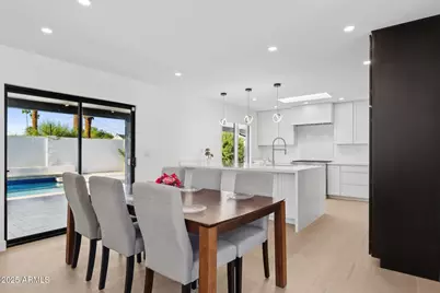 342 E Orangewood Avenue, Phoenix, AZ 85020 - Photo 11