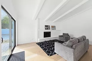 342 E Orangewood Ave, Phoenix, AZ 85020 - Photo 9