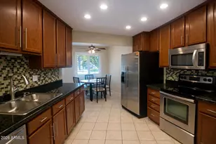 10150 W Hutton Dr, Sun City, AZ 85351 - Photo 3