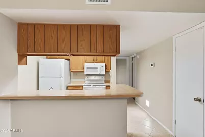 540 N May Street #1109, Mesa, AZ 85201 - Photo 5