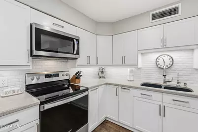 5106 E Toniko Drive, Phoenix, AZ 85044 - Photo 9