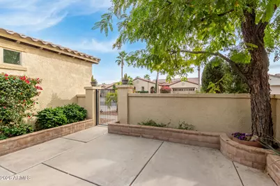 12388 W Fetlock Trail, Peoria, AZ 85383 - Photo 7