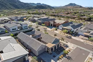 713 E Kachina Trl, Phoenix, AZ 85042 - Photo 1