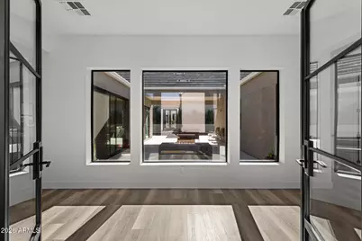 713 E Kachina Trail, Phoenix, AZ 85042 - Photo 23