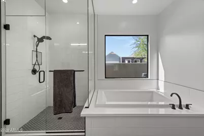 713 E Kachina Trail, Phoenix, AZ 85042 - Photo 53